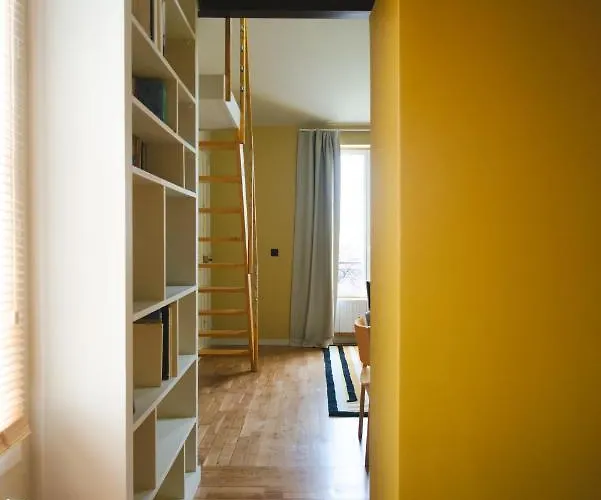 Le Grand Maulnes Bed & Breakfast