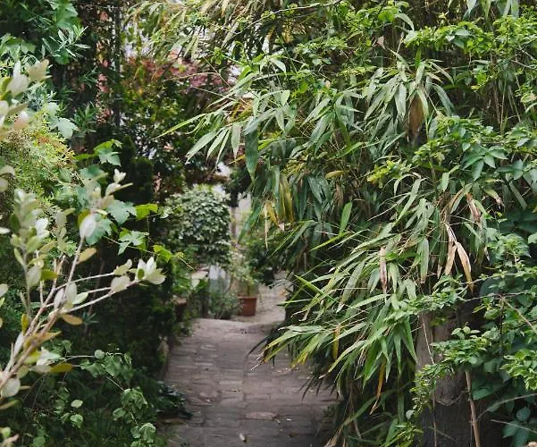 Le Grand Maulnes Bed & Breakfast