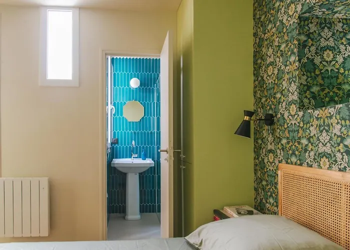 Le Grand Maulnes Bed & Breakfast 4*